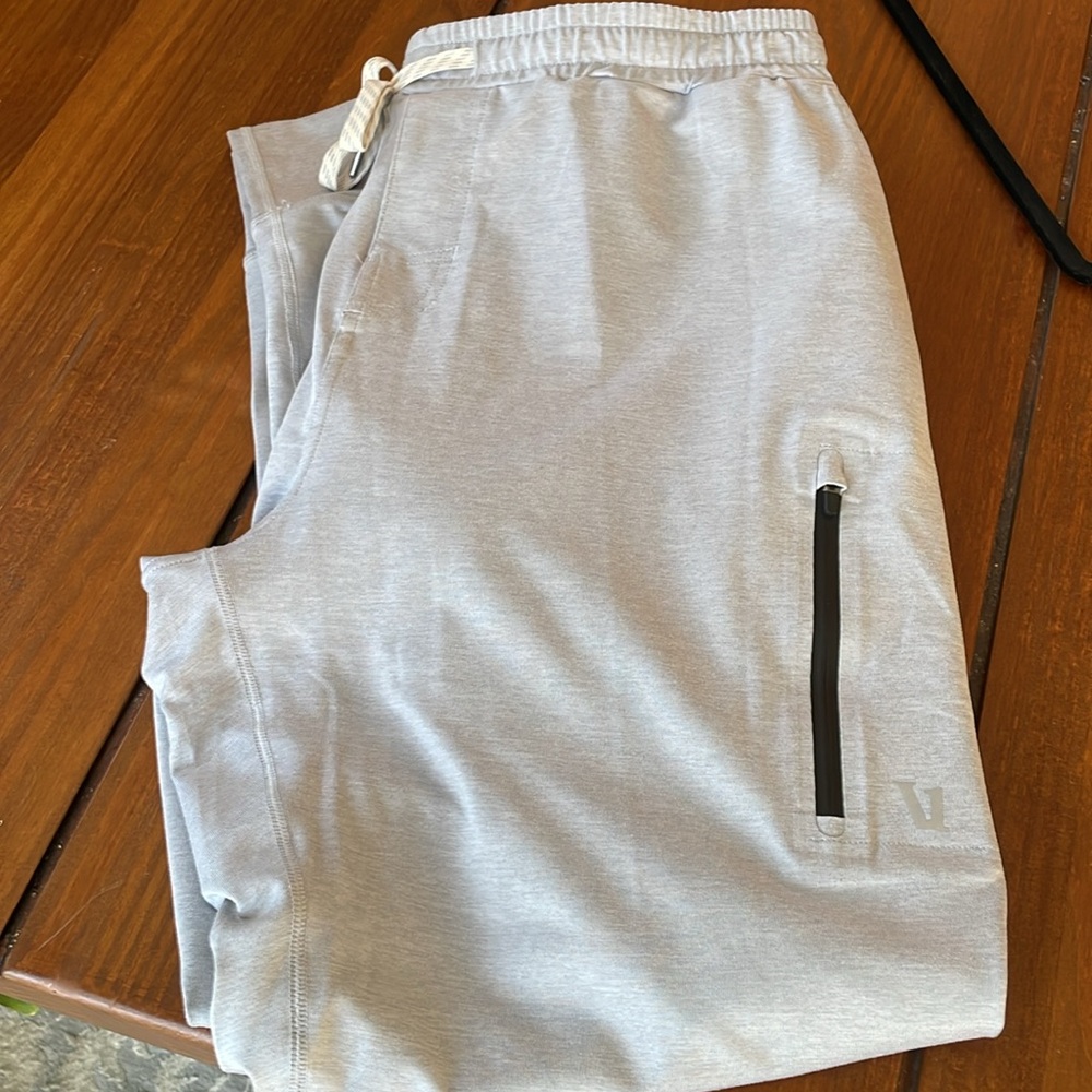 Vuori men’s joggers